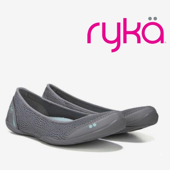 ryka sandra walking shoe